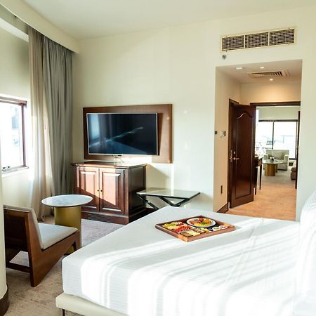 Majestic Cove Hotel - Formerly Le Meridien Fairway Dubai Exterior foto