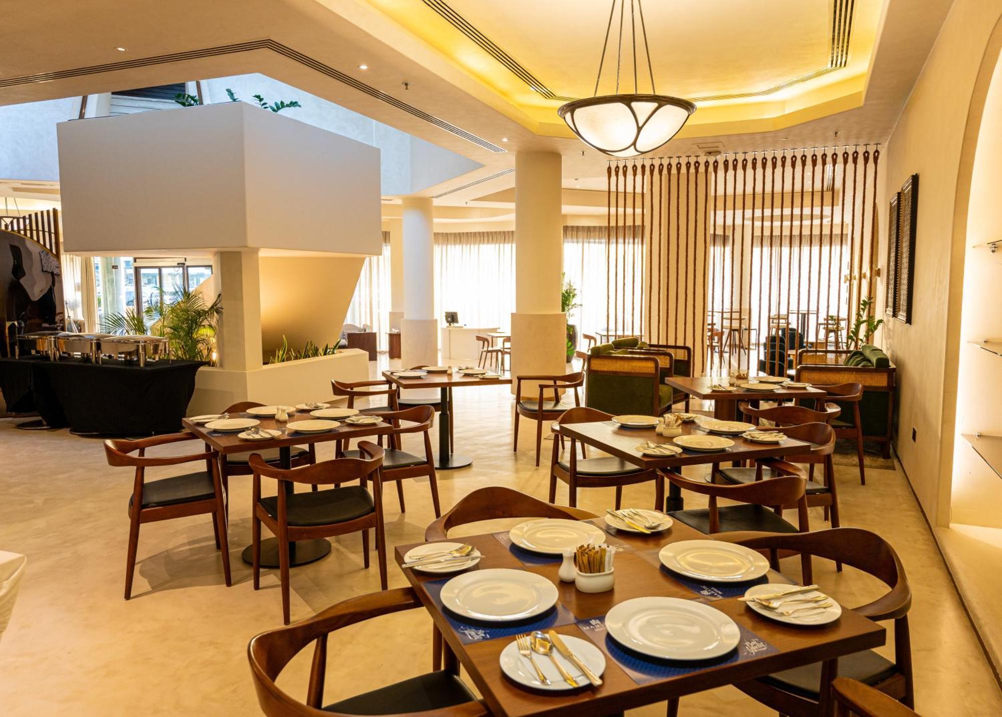 Majestic Cove Hotel - Formerly Le Meridien Fairway Dubai Exterior foto