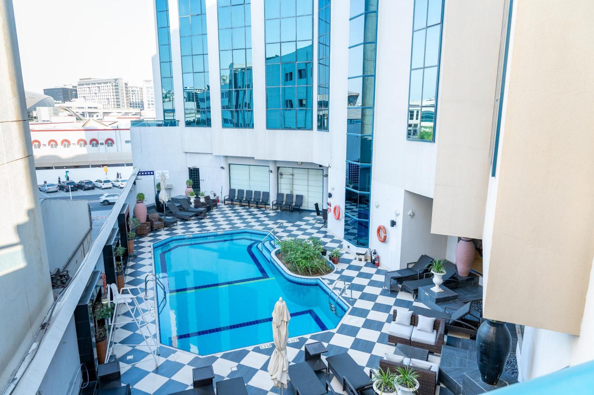 Majestic Cove Hotel - Formerly Le Meridien Fairway Dubai Exterior foto